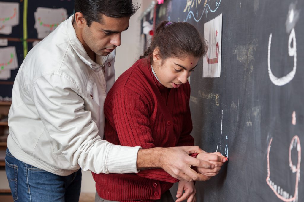 معايير الإعتمادية المحلية لمؤسسات وبرامج الأشخاص ذوي الإعاقات الذهنية