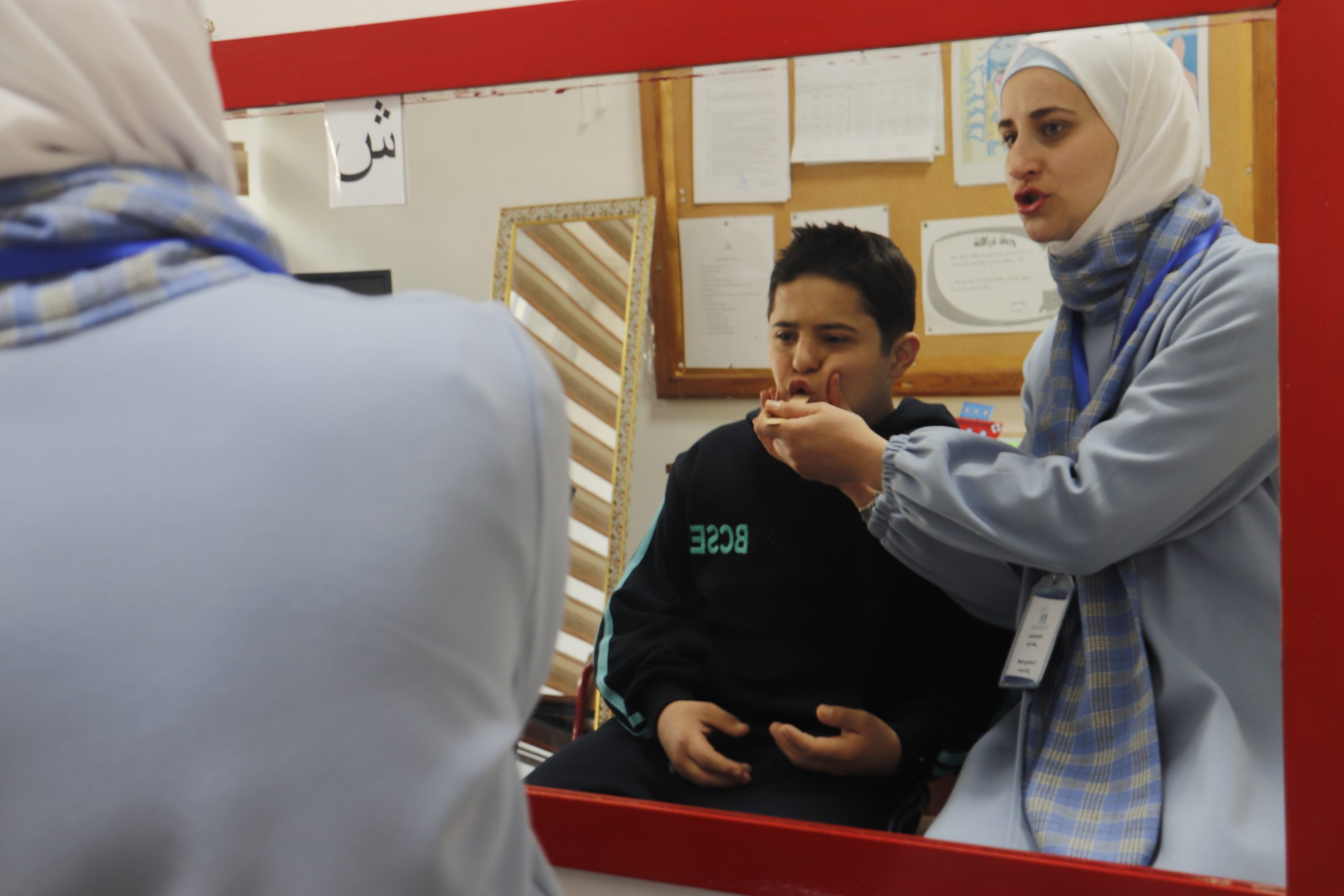 علاج النطق واللغة في مركز البنيات